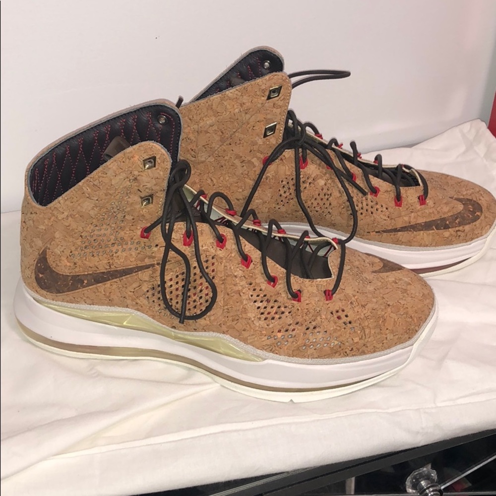 Lebron James Nike Cork sneaker like new